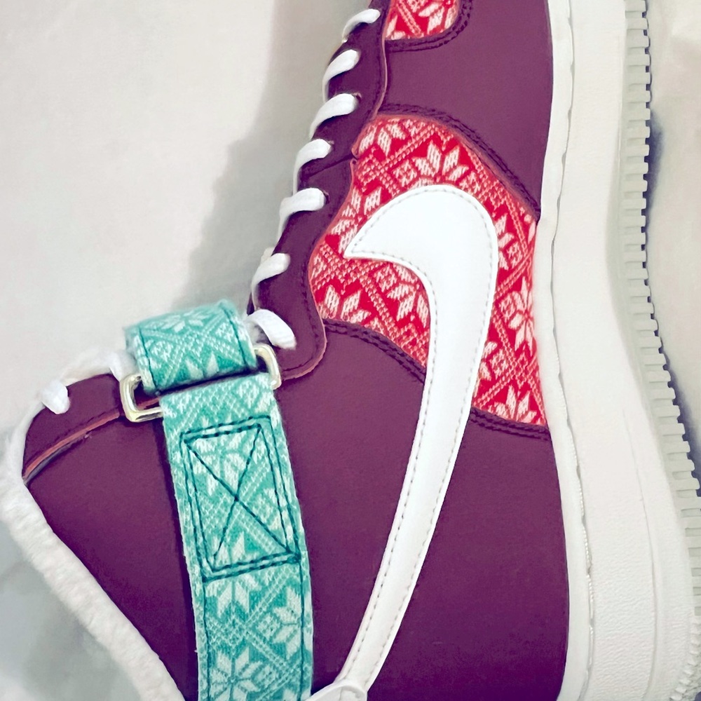 NIKE Air Force 1s High ‘07 LV8 Holiday Edition